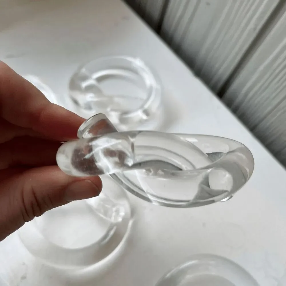 Dorothy Thorpe Lucite Napkin Rings – Set of 8 Pretzel Knot Vintage MCM